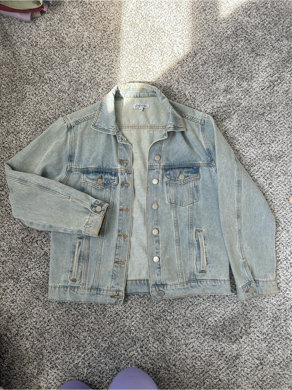 Light Wash Denim Jacket - Unbranded Women's Jean Jacket